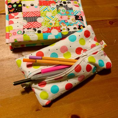 Apri sorridi e cuci: portaagenda e astuccio Mystery box