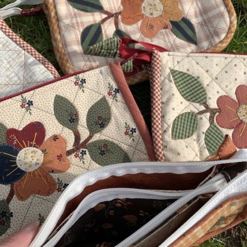 Primavera 1: pochette a 3 tasche